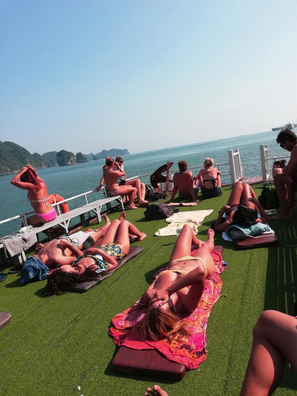Full Moon Party Hotel Hai Phong Exterior photo